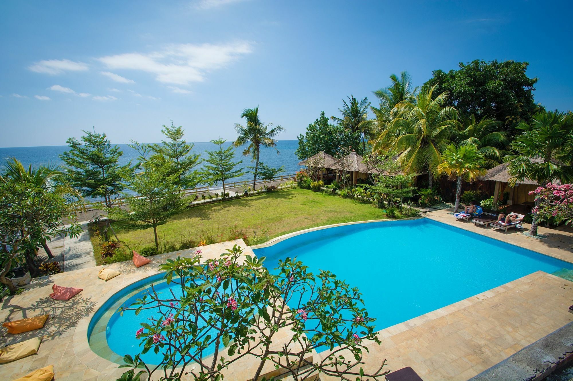 Lovina Beach Club & Resort Экстерьер фото