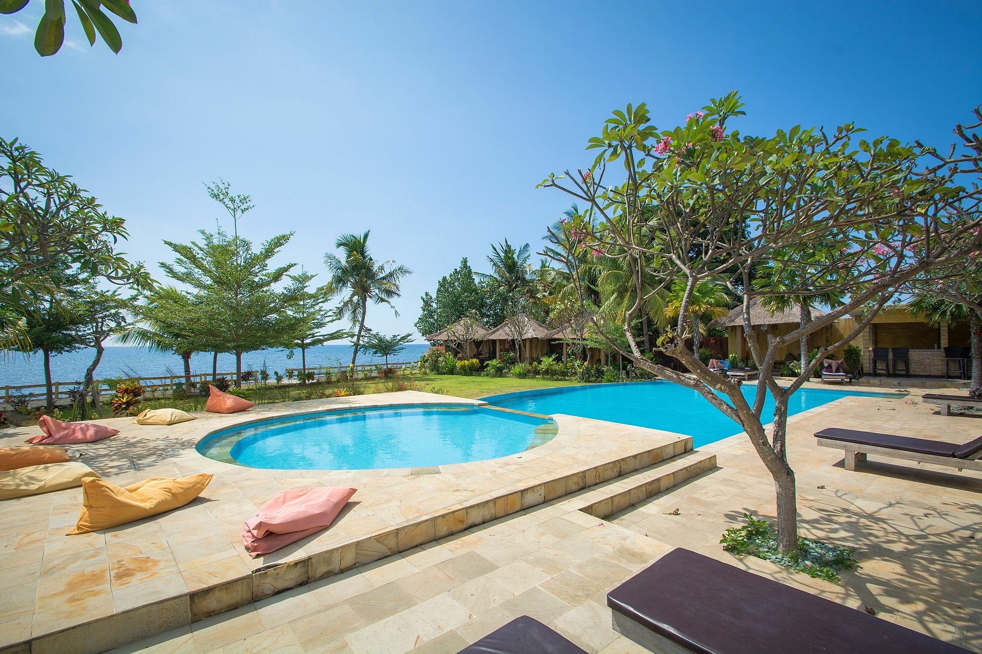 Lovina Beach Club & Resort Экстерьер фото